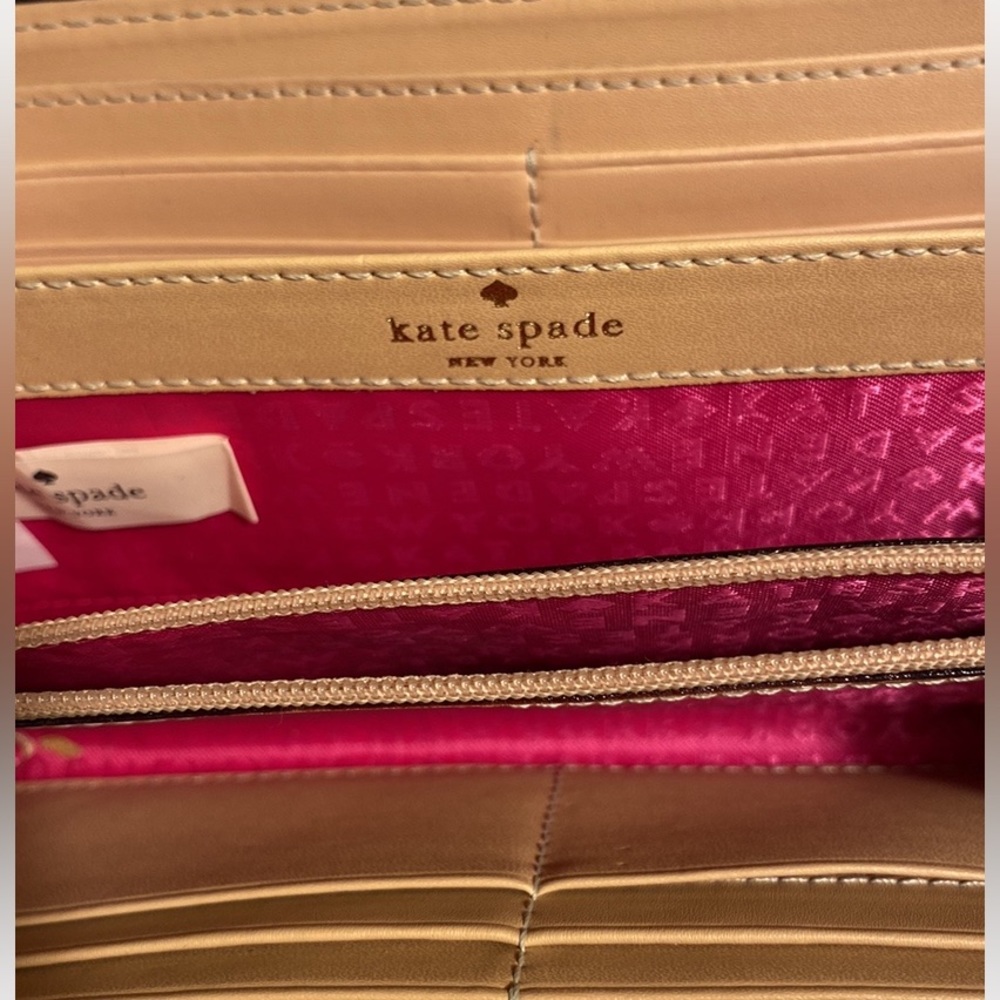 NWOT KATE SPADE NEDRA SAFFIANO LEATHER WALLET / CLUTCH W/ HOT PINK LINING. - Picture 3 of 7